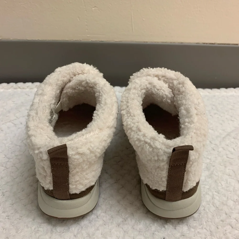 Easy Spirit Trippin Cozy Bootie (Women's) - Biege - Sz 6 W - Picture 3 of 8